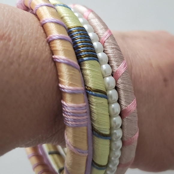 Lot of 11 Pastel Bangle Bracelets - Picture 5 of 5